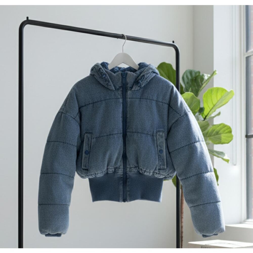 Good American Cropped Quilted Denim Puffer Jacket